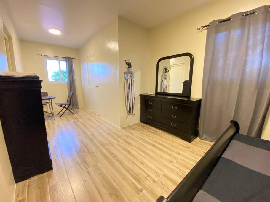 Apartment Spacious Minutes From The