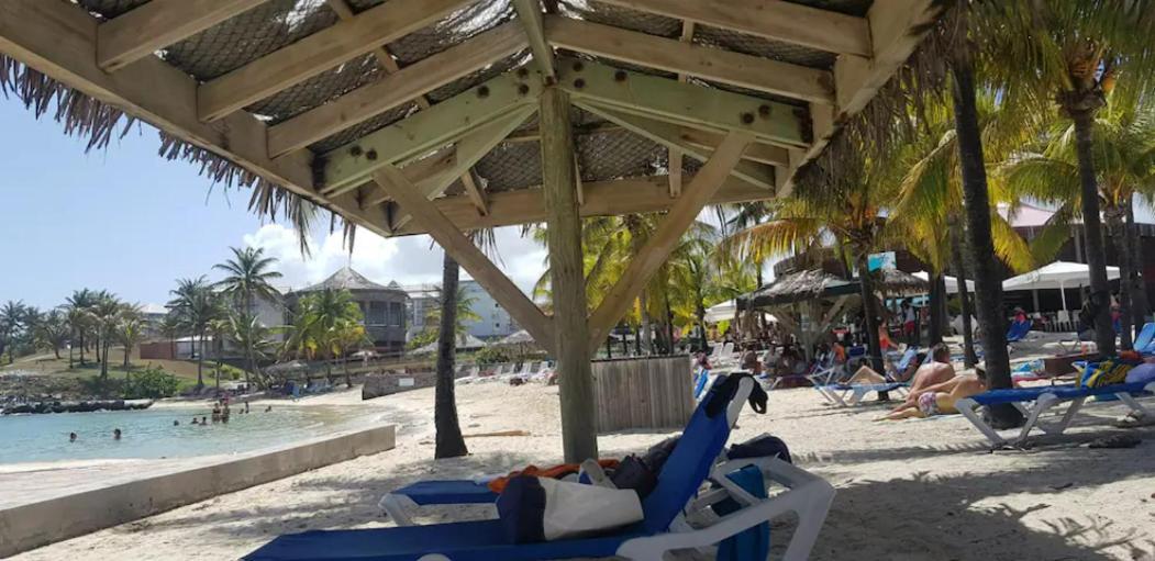 Apartamento Romantique Et Bel En Bord De La Mer, Piscine Surveillee Et Belle A 50m