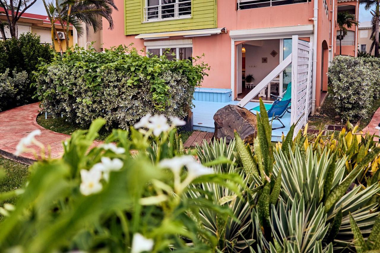 Eden Blue Et Piscine Sainte-Anne (Grande-Terre)