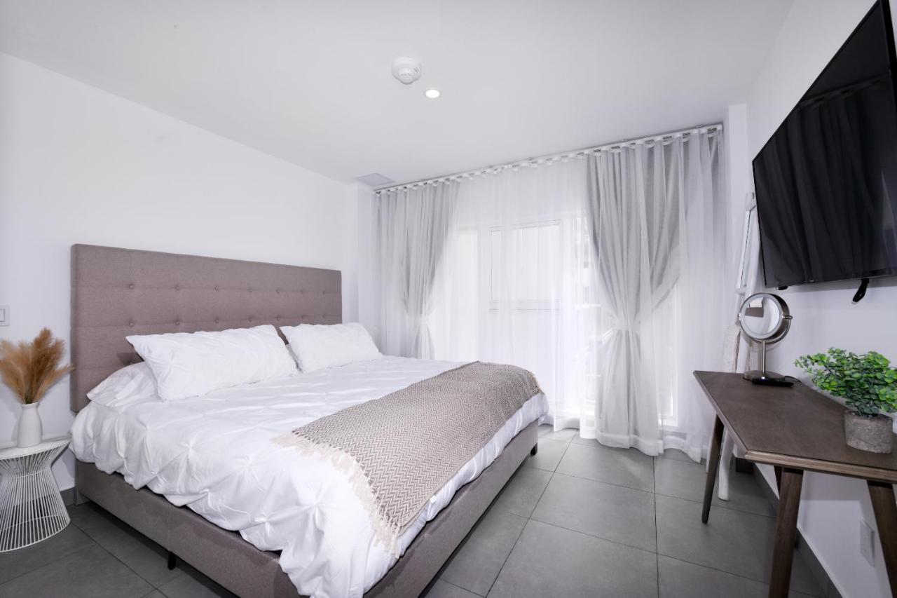 Apartment Stylish Luxury Condo, Location, Ocean View, Pool *