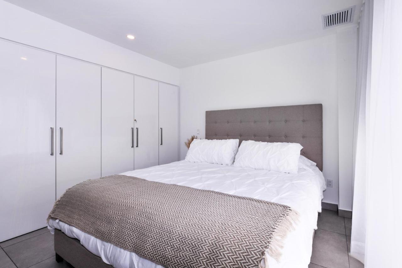 Apartment Stylish Luxury Condo, Location, Ocean View, Pool Oranjestad