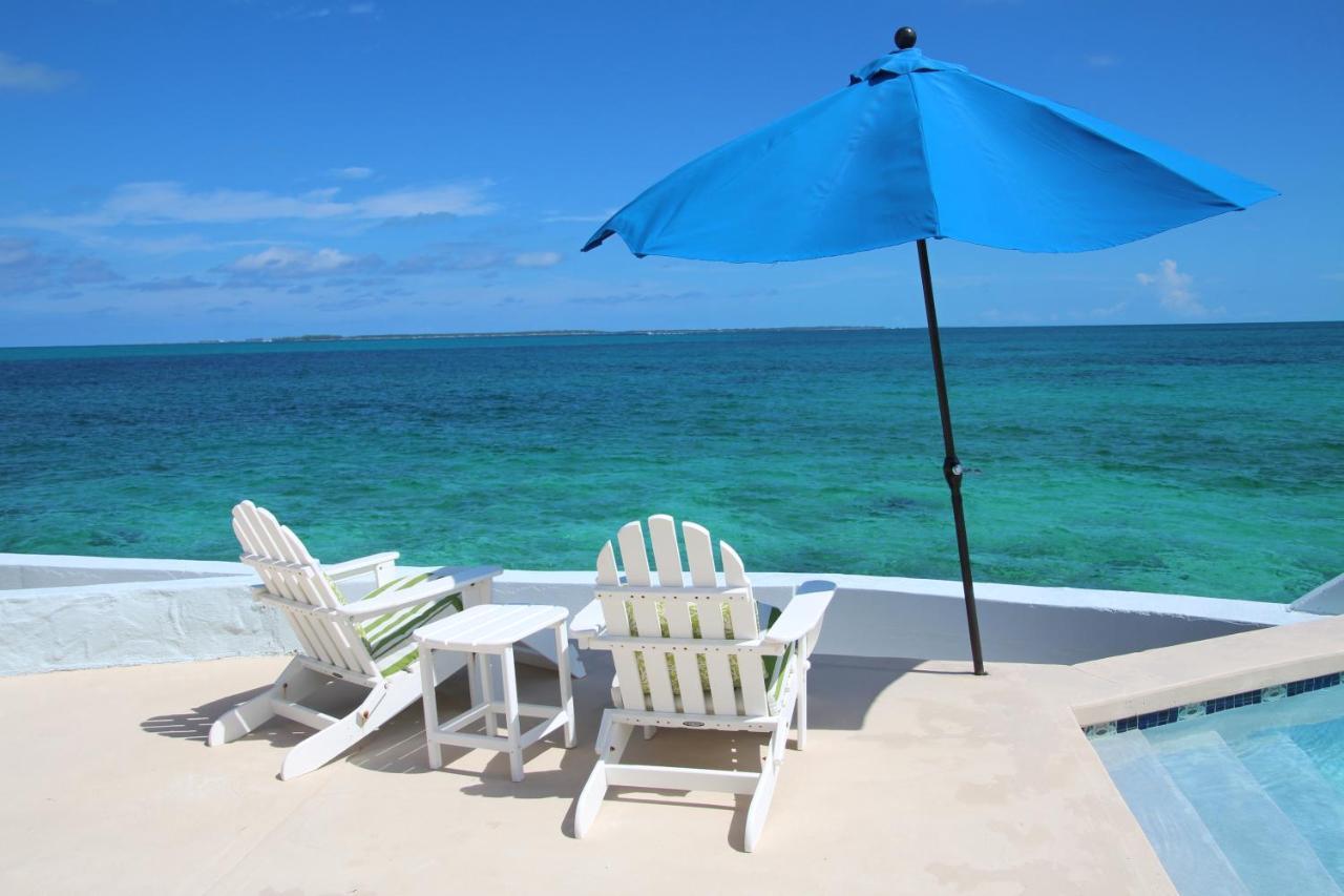 Water's Edge - Oceanfront With Private Pool Holiday home