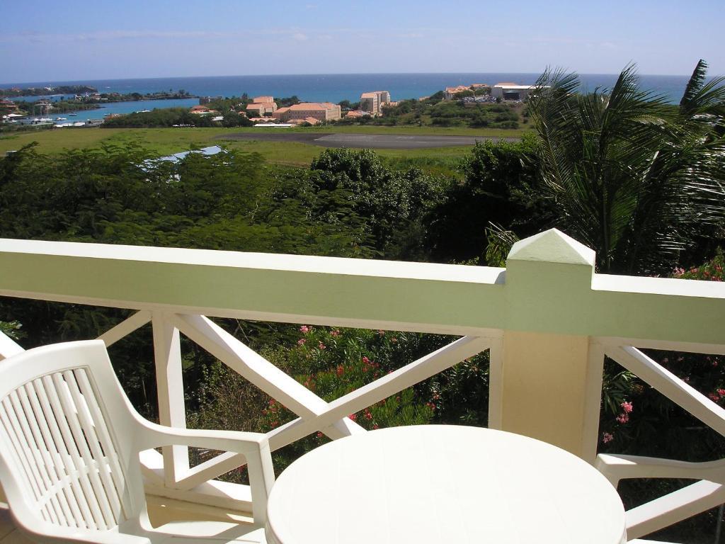 The Relax * St. George's