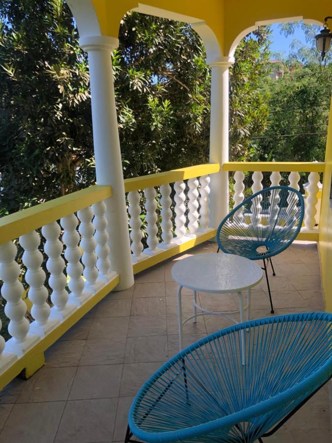 Pura Vida Jamaica * Falmouth