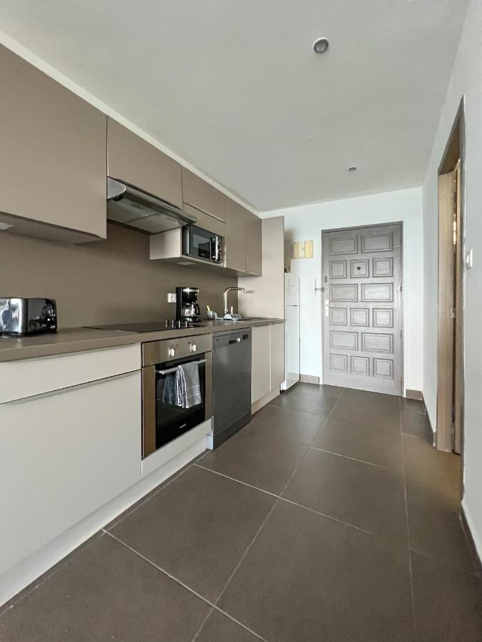 Front Line Unit 520 Ft2 - 48 M2, On Second Floor, Stunning Ocean View