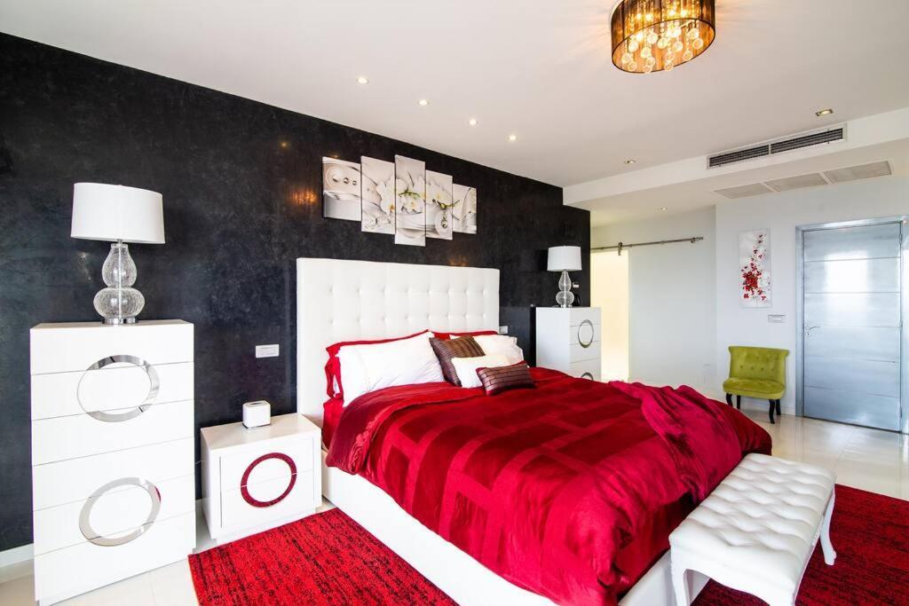 Skyline Luxury 5 Star *