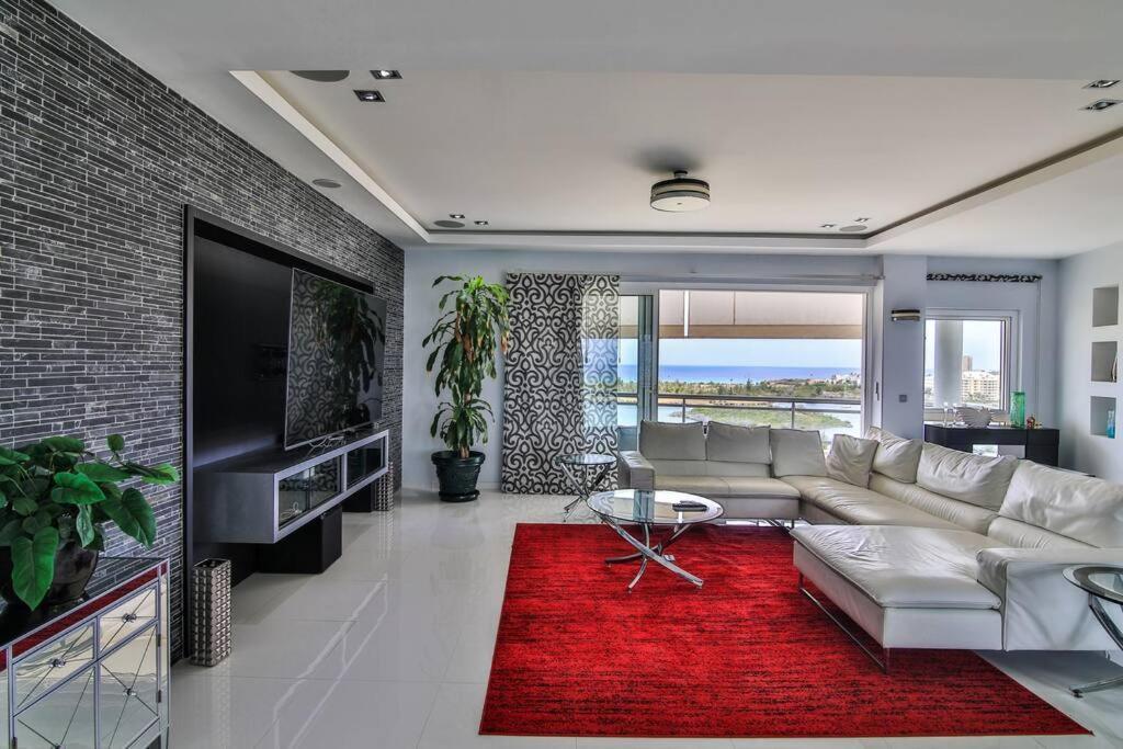Skyline Luxury 5 Star *