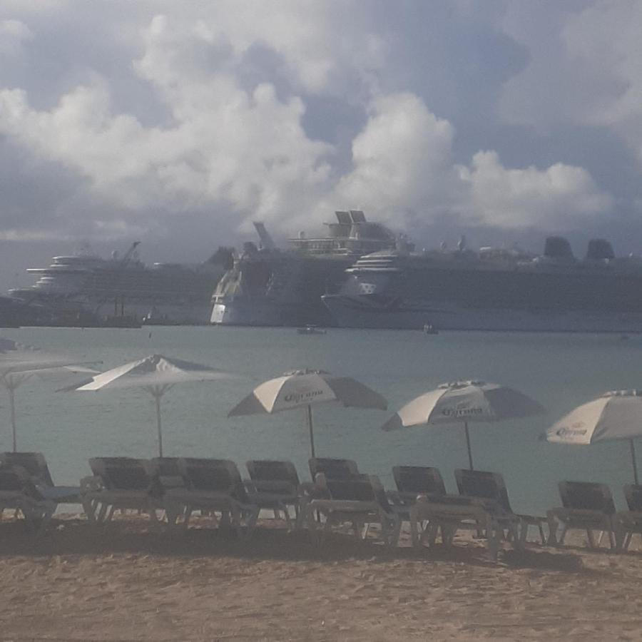 Calinago Friendly Family Sxm Philipsburg (Sint Maarten)