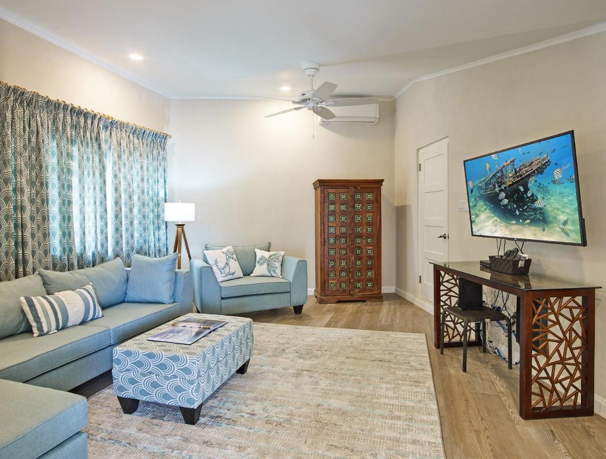 Southwinds Is A Three Bedroom Front With A Beautiful Big In Casa de férias Saint Peter