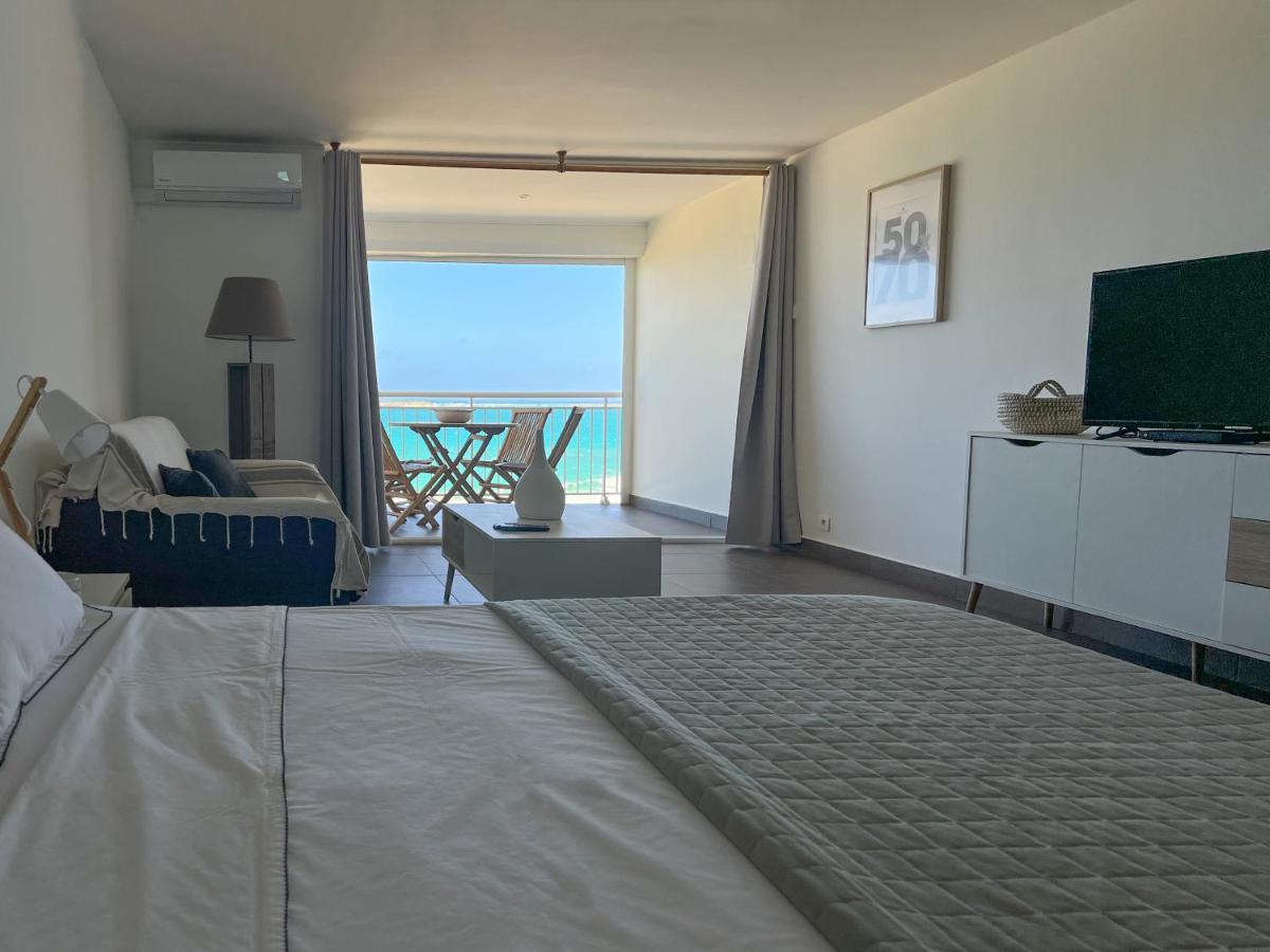 Front Line Unit 520 Ft2 - 48 M2, On Second Floor, Stunning Ocean View Apartamento *