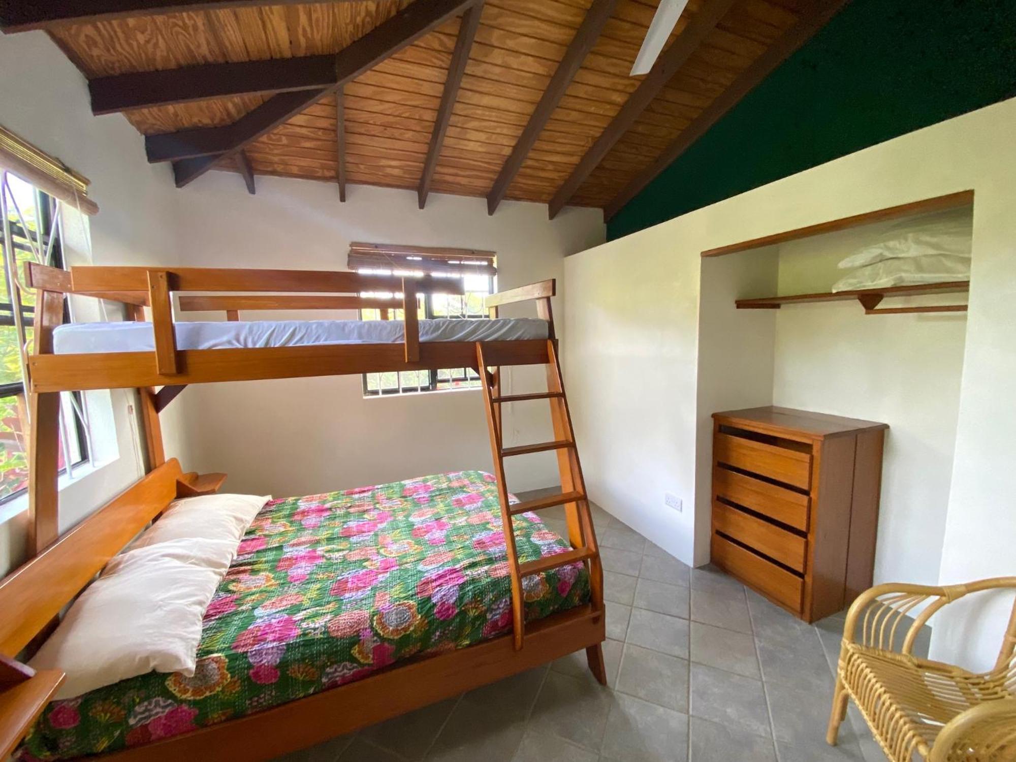 Sea Cliff Eco-cottages & Gin Distillery Holiday home