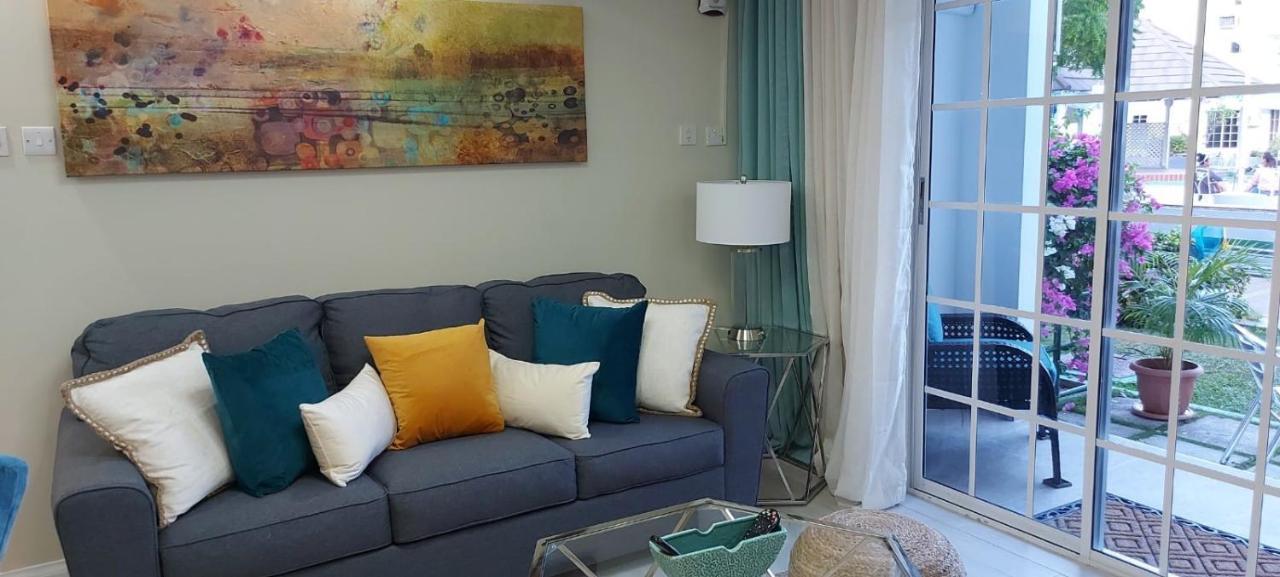 Aparthotel Almond Grove At Castle