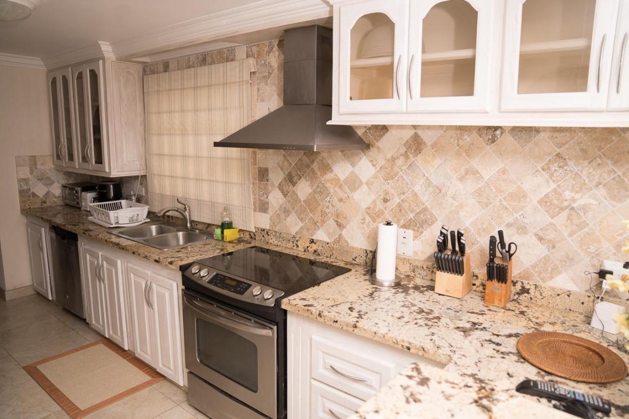 Bianca Bay 3 Bedroom West Coast Front *