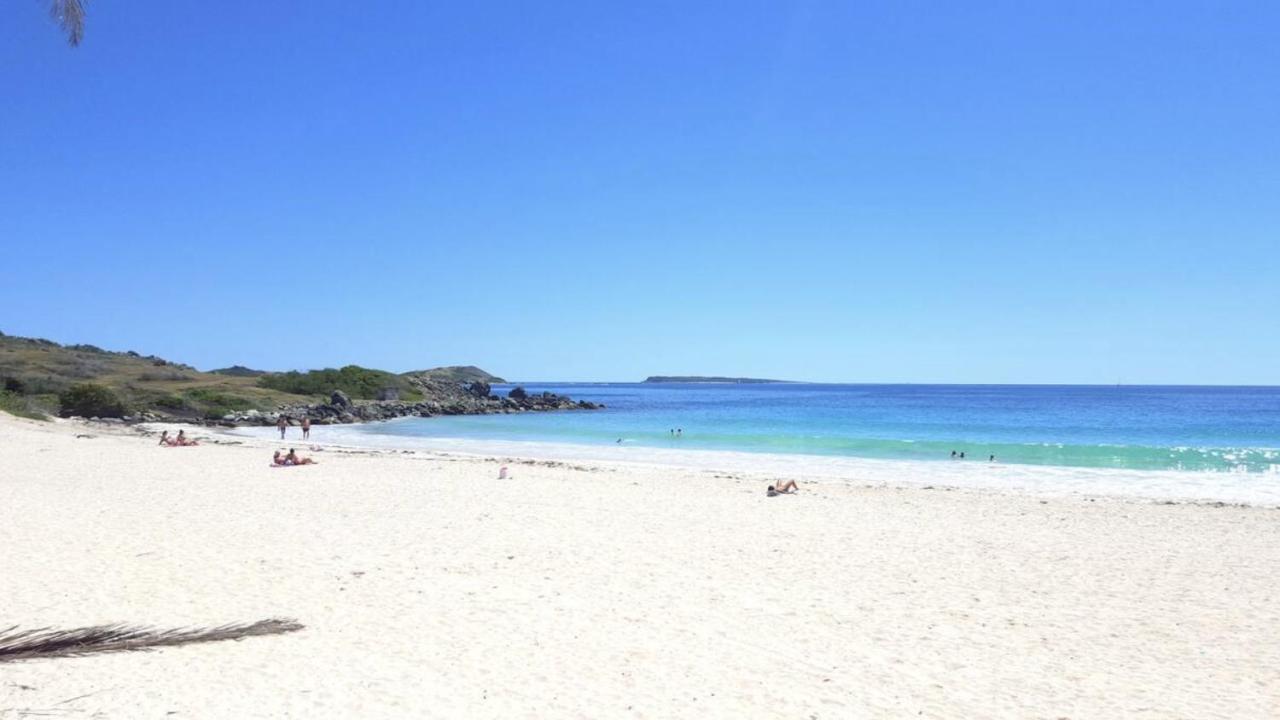 Front Line Unit 520 Ft2 - 48 M2, On Second Floor, Stunning Ocean View *