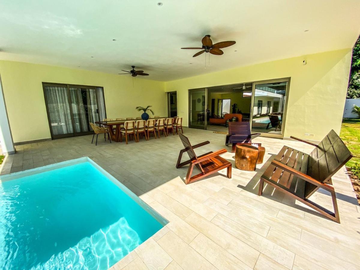Calma, Luxury For Big Groups At The With Large Pool Villa *