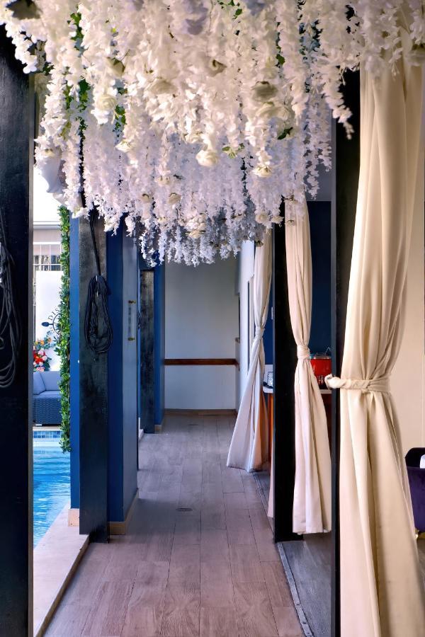 R Hotel 4*