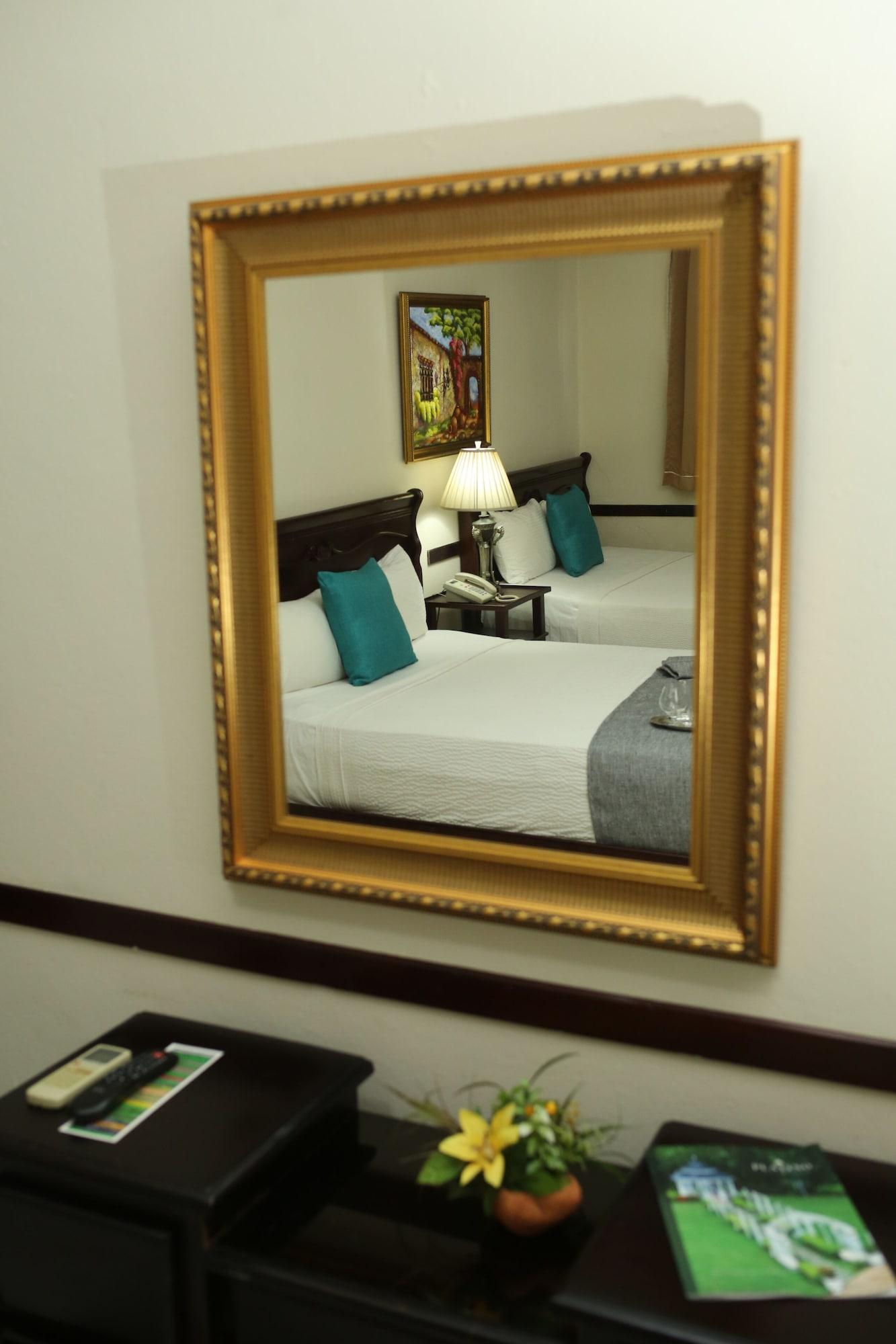 Hotel Platino & Casino 3*