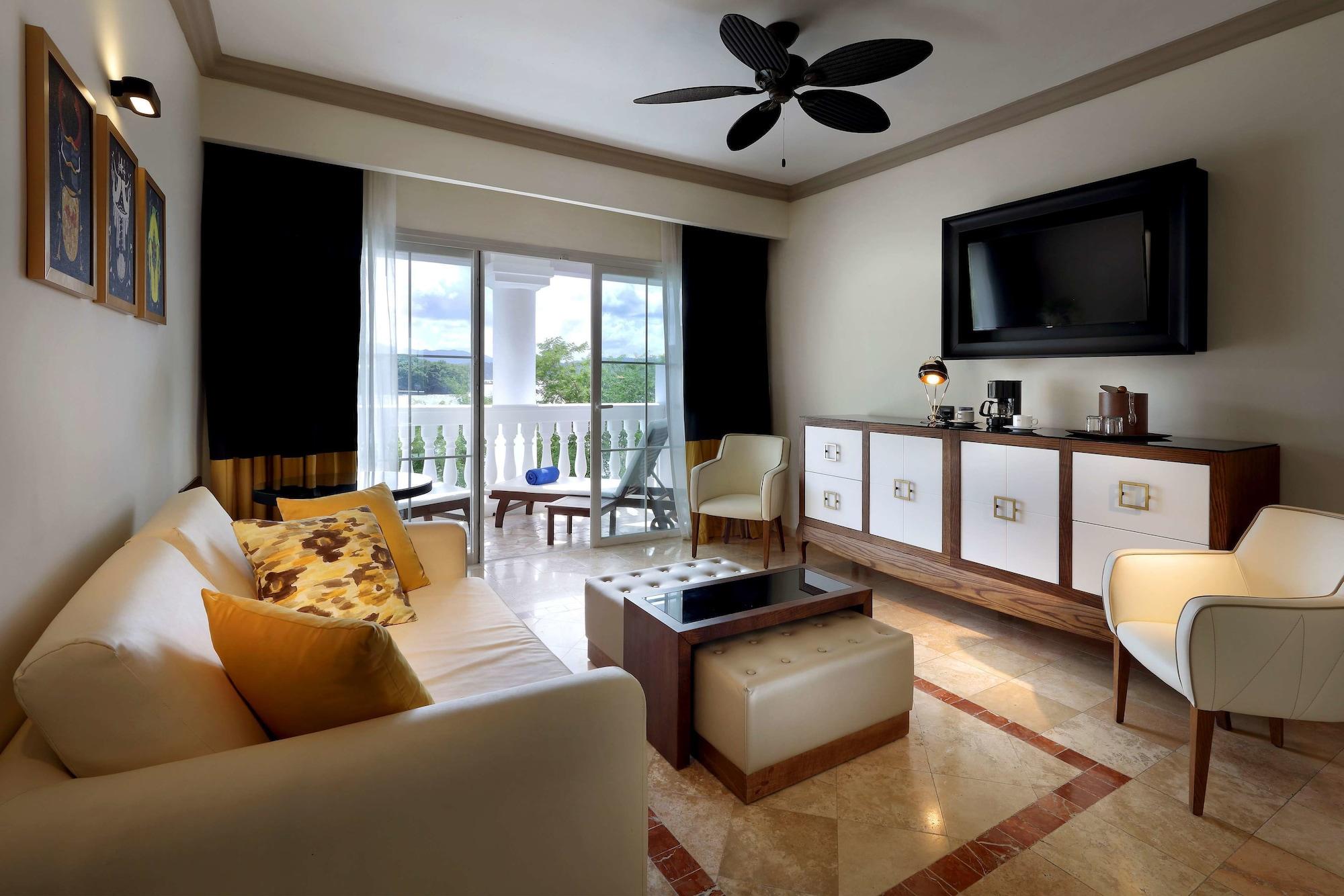 Grand Palladium Lady Hamilton & Spa Resort 5*