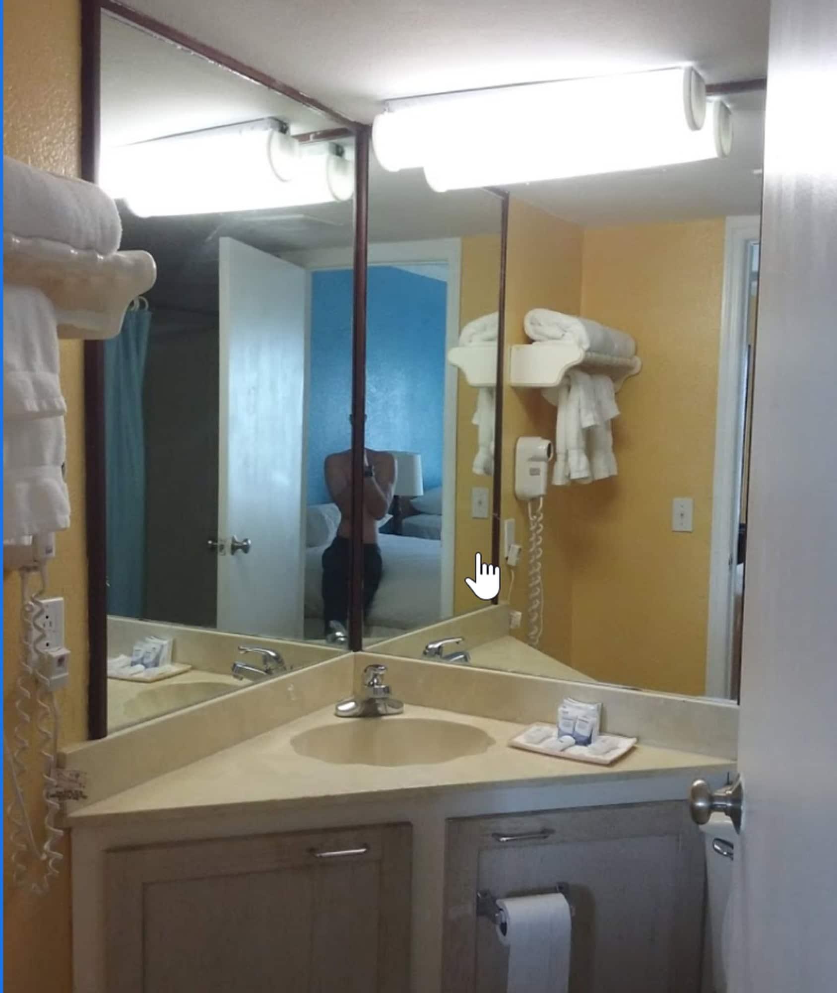 Flamingo Bay & Marina Hotel Freeport