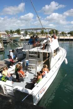 Flamingo Bay & Marina Hotel 2*