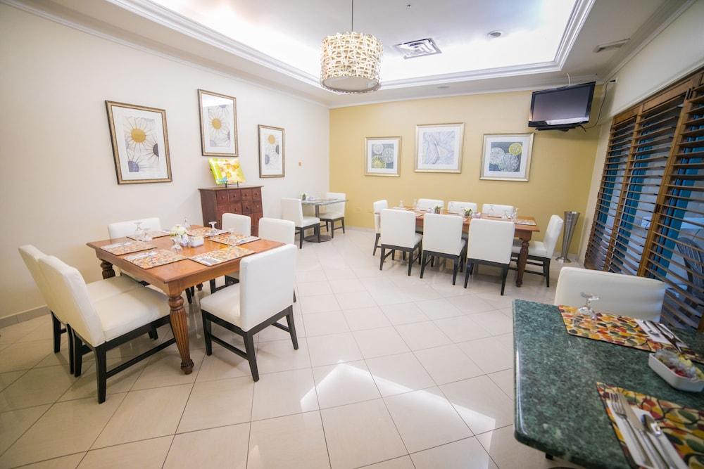 Hotel Courtleigh &
