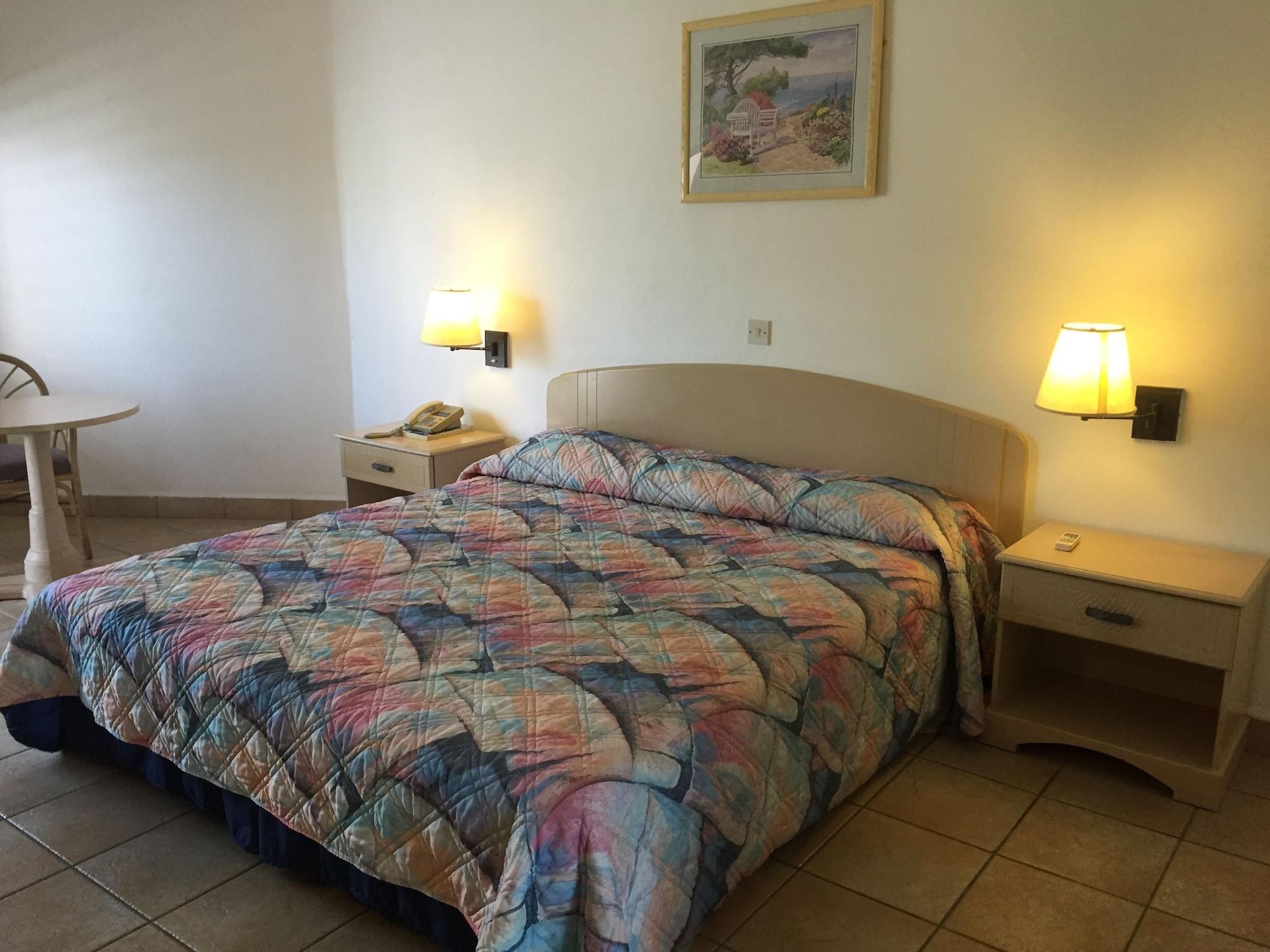 Allamanda Hotel 3*