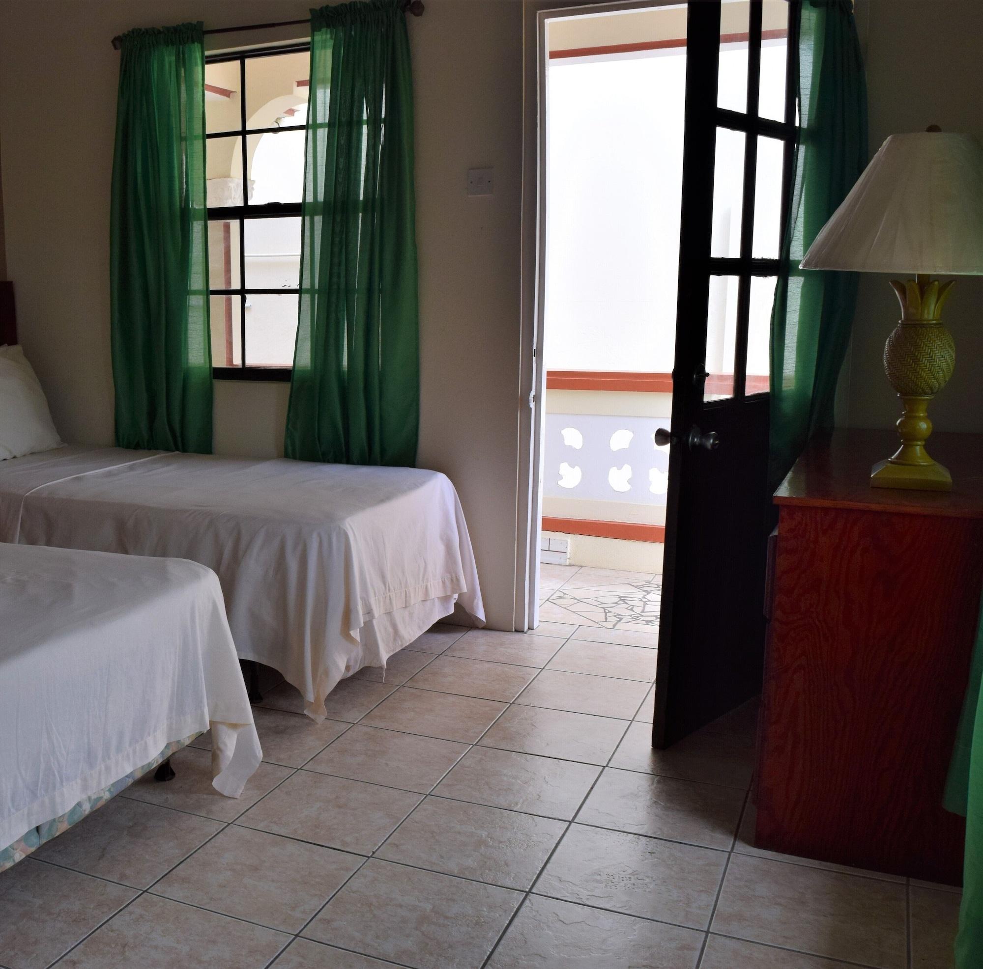 Laurena 2* Carriacou