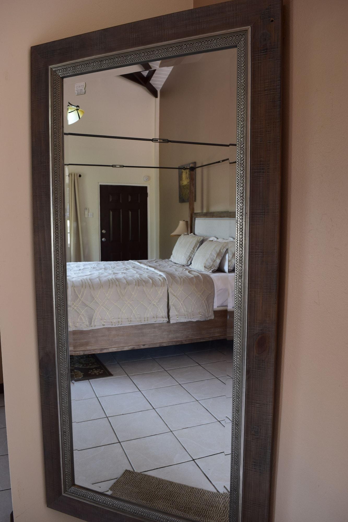 Laurena Hotel