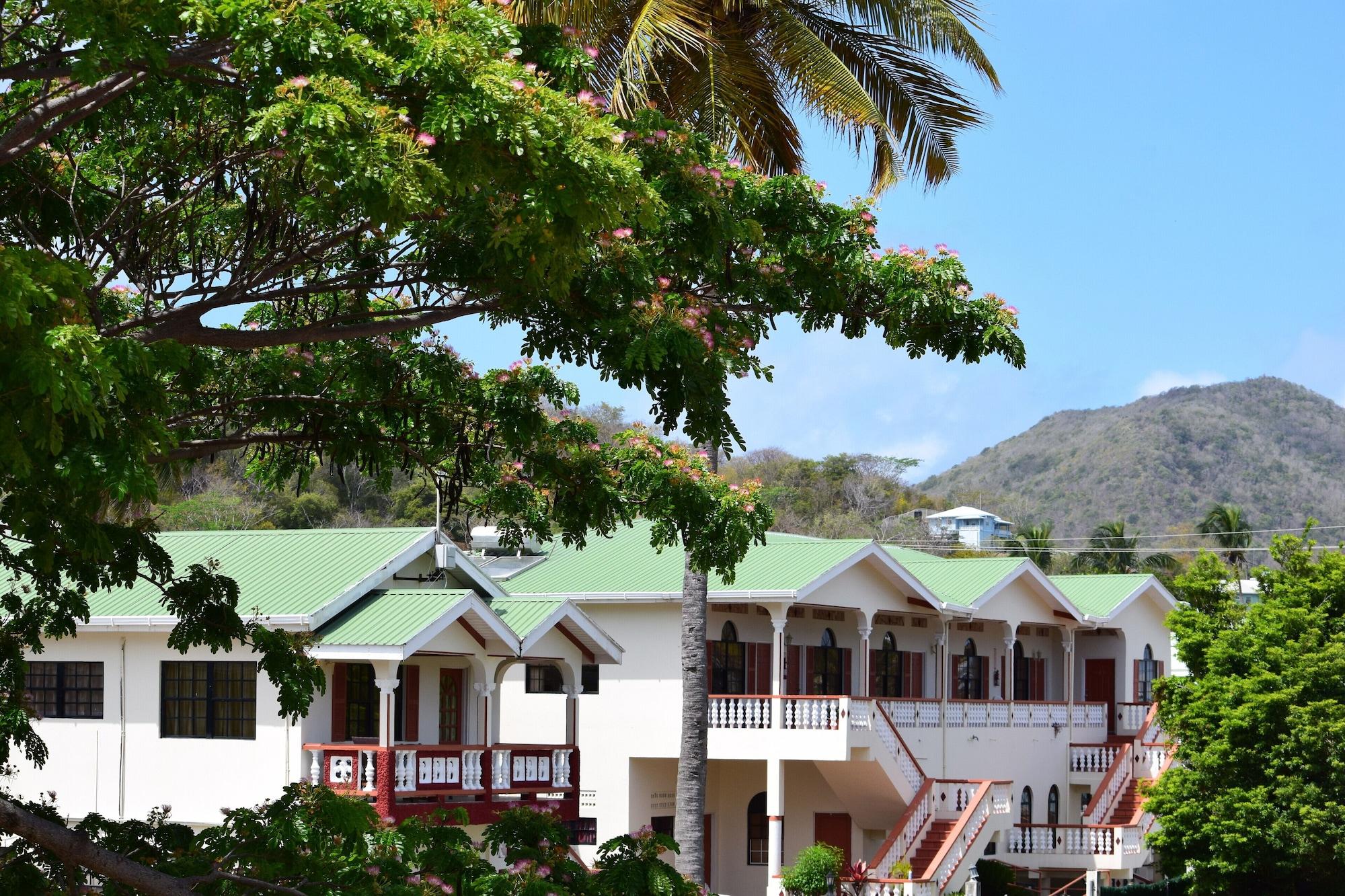 Laurena 2* Carriacou