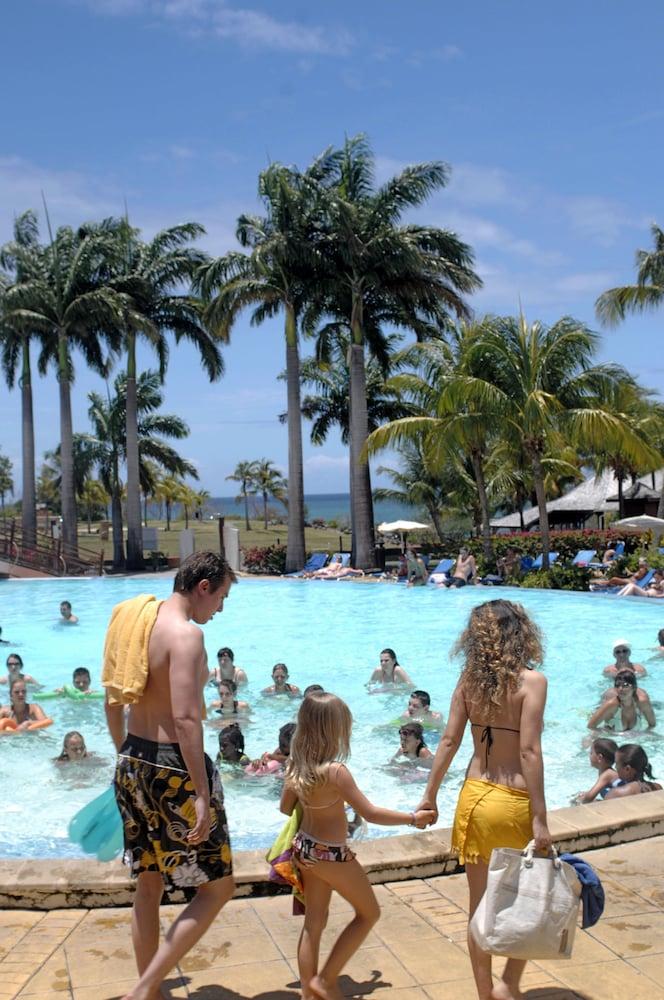 Resort Pierre & Premium Les Ilets 3*