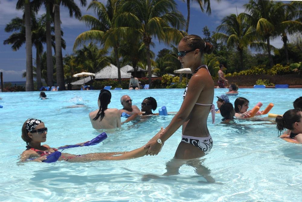 Resort Pierre & Premium Les Ilets 3*