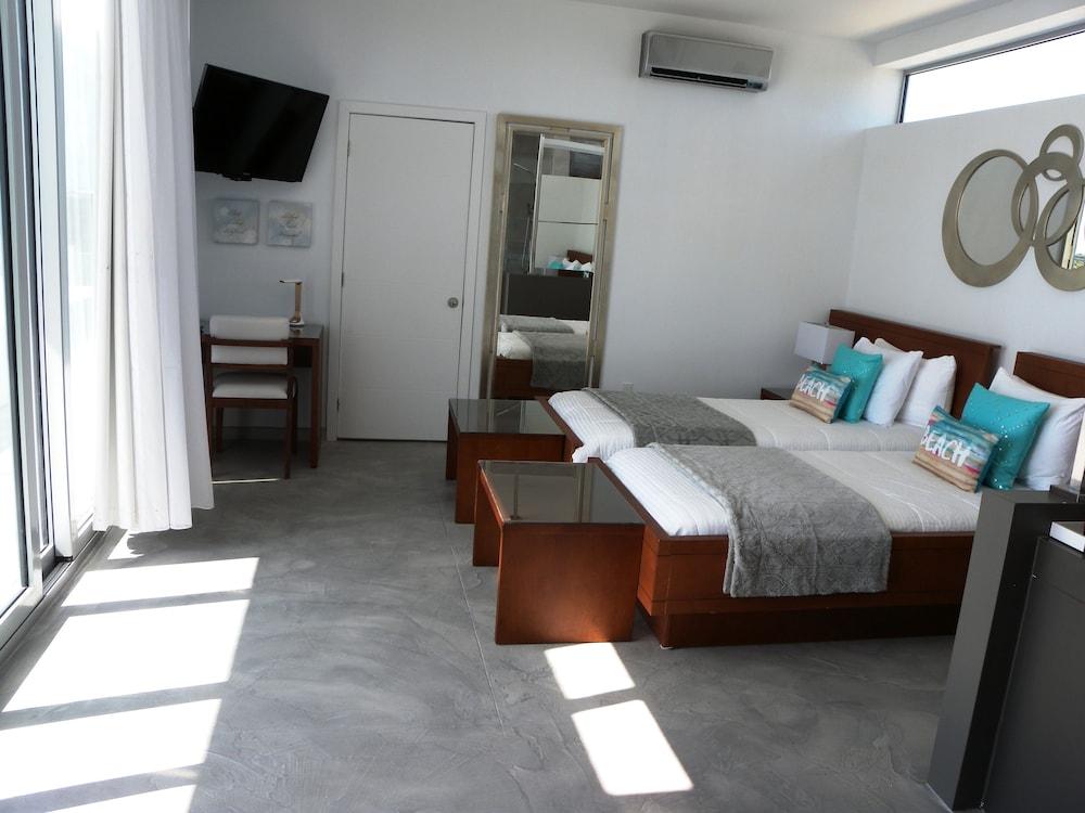 White - 2-bedroom Private - V6 Villa *