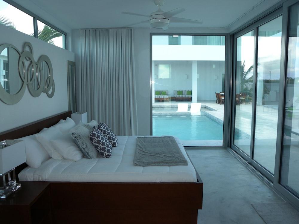 White - 2-bedroom Private - V6 Villa Long Bay