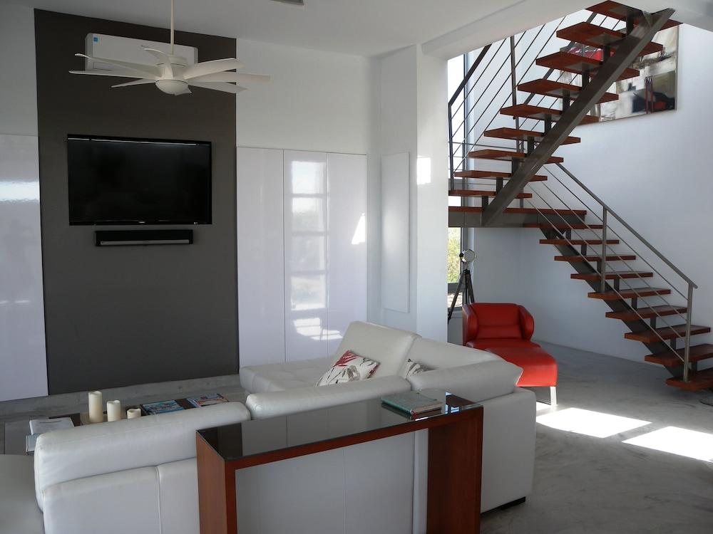 Villa White - 2-bedroom Private - V6