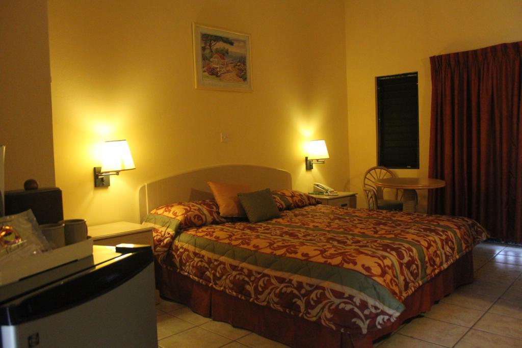 Allamanda Hotel 3*