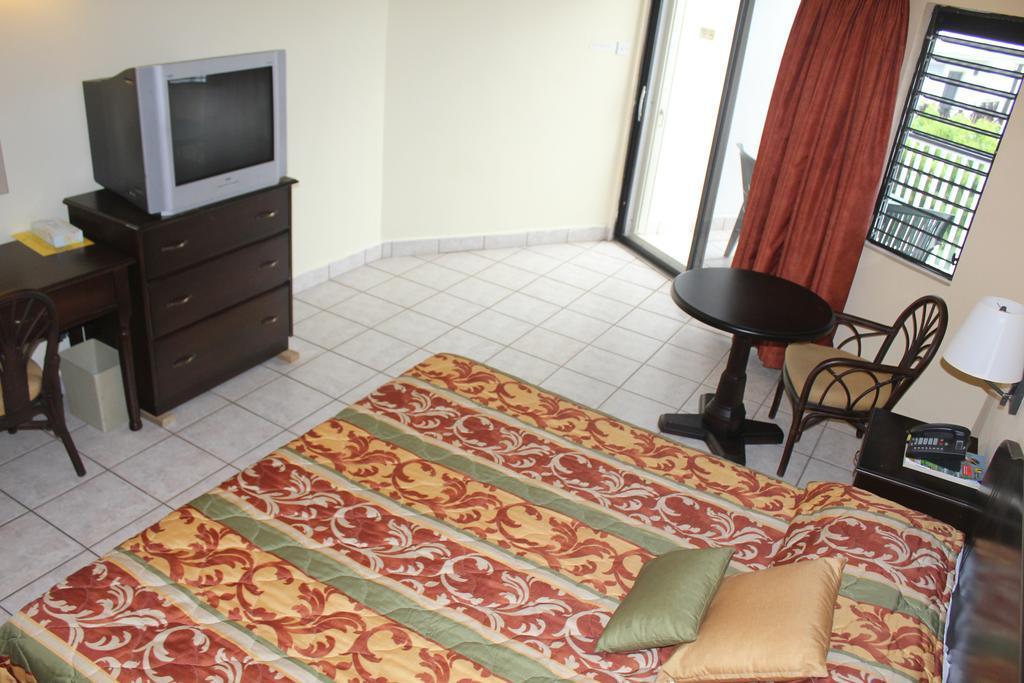 Hotel Allamanda