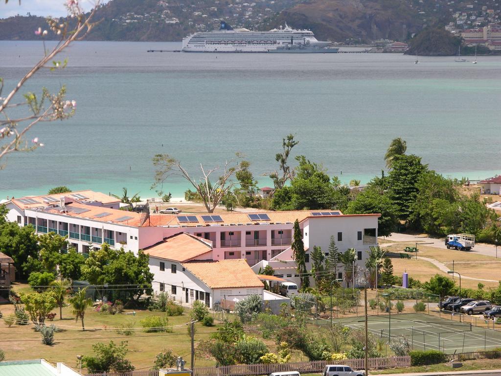 Allamanda Hotel 3*