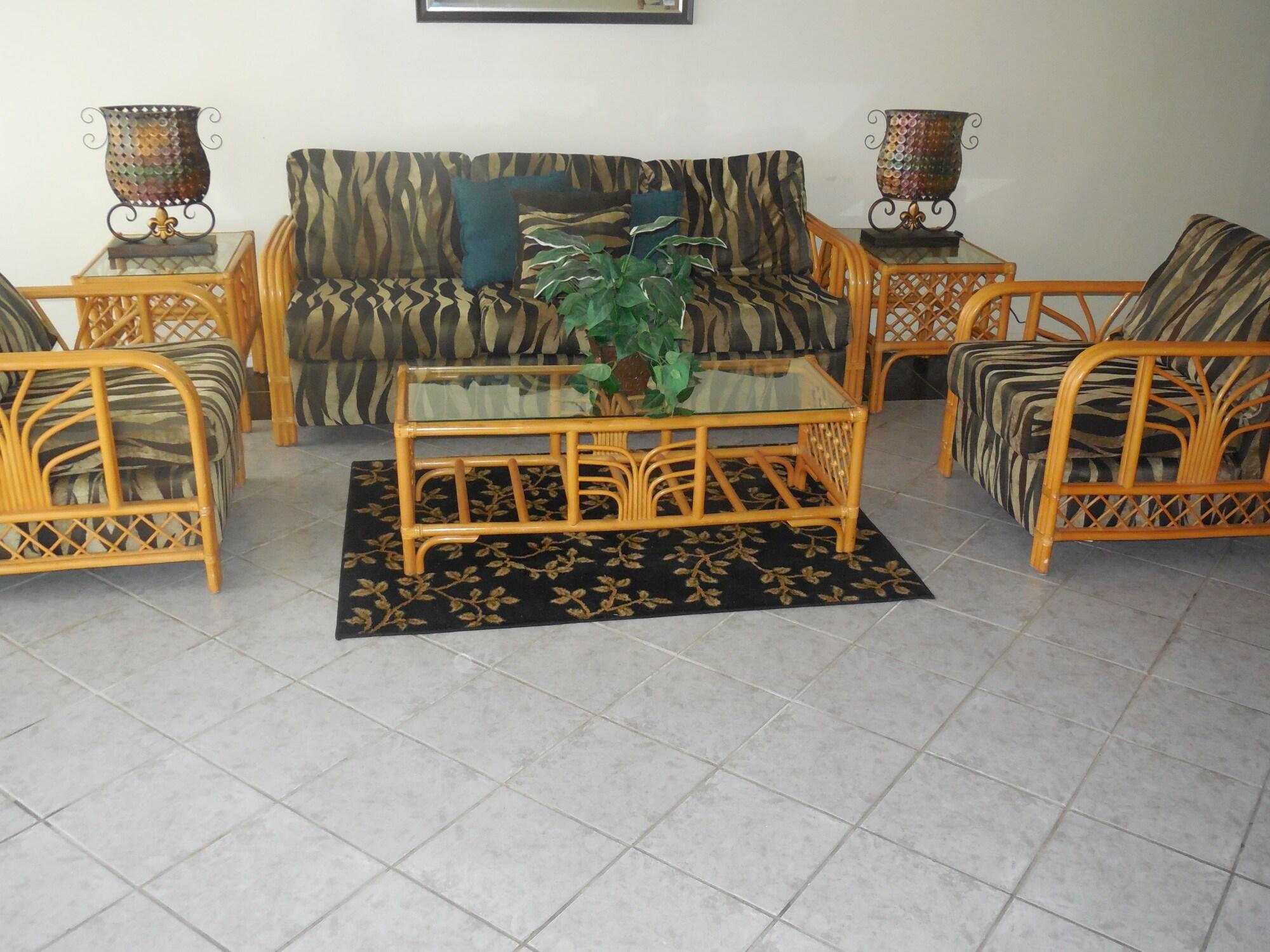 Dundee Bay Villa *