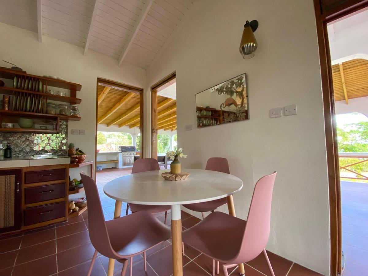Sea Cliff Eco-cottages & Gin Distillery Holiday home *