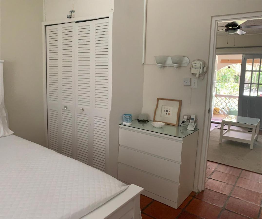 Flamboyant Beach House Saint James