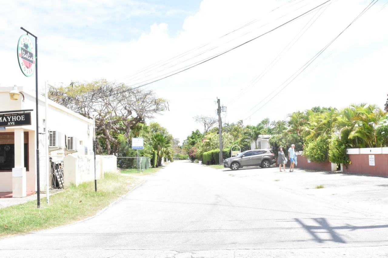 Holiday home Flamboyant Beach House Saint James