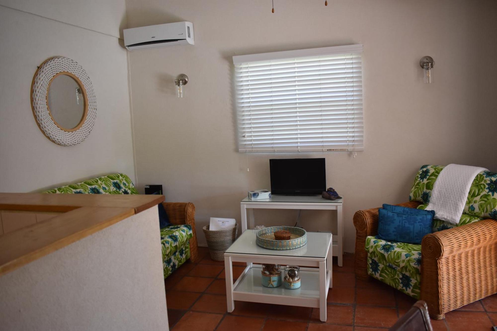 Flamboyant Beach House * Saint James