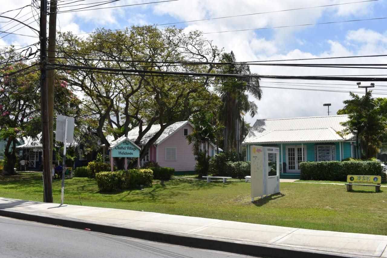 Flamboyant Beach House Holiday home Saint James