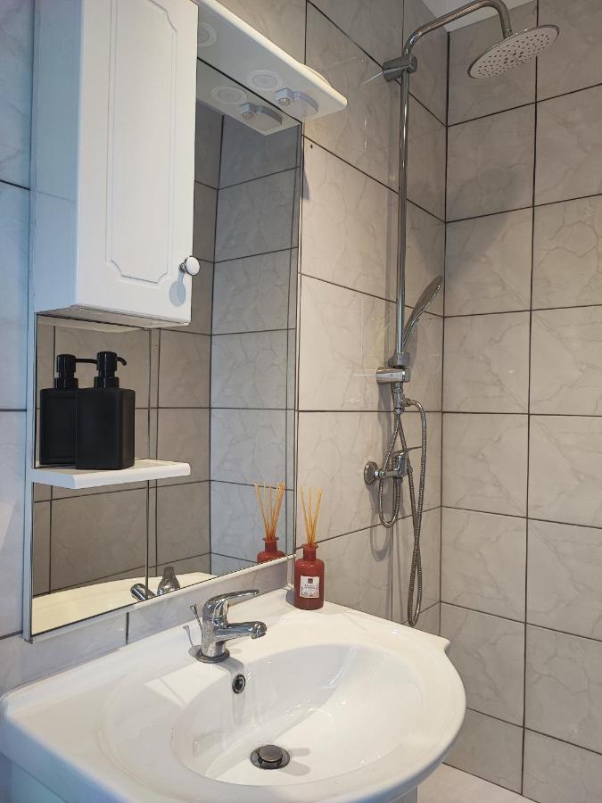 Joli T2 Renove Et Calme Quartier Desrochers A De France Apartamento Fort-de-France