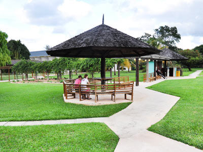 Breezes And Golf Club Runaway Bay