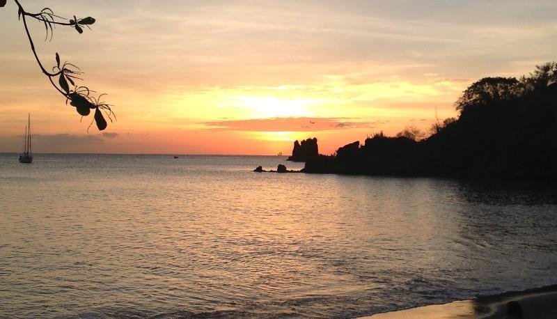 Hotel Sunset Shores Kingstown