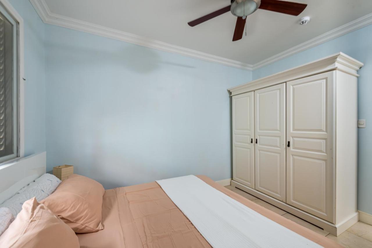 Luxury Seafront 4p Large Ground Floor * Kralendijk