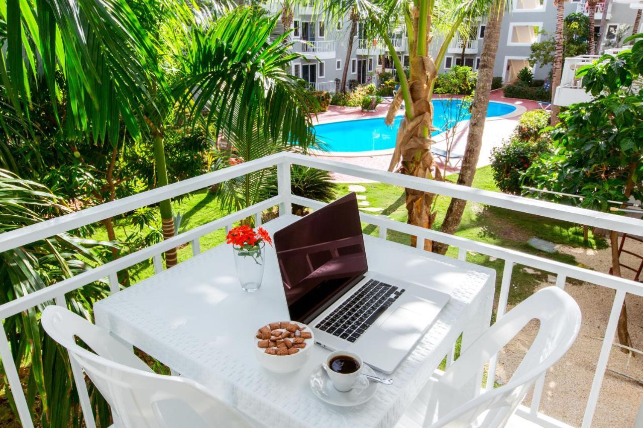 Tropicana Suites Deluxe Beach Club & Pool - Playa Los Corales Hotel 4*