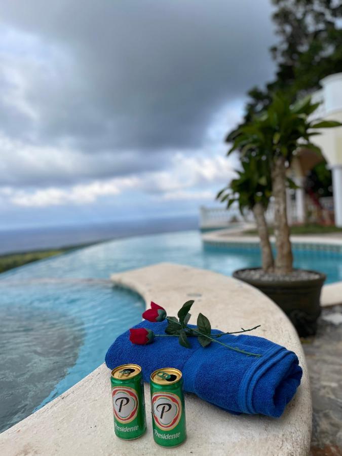 El Castillo Tropical Cabrera