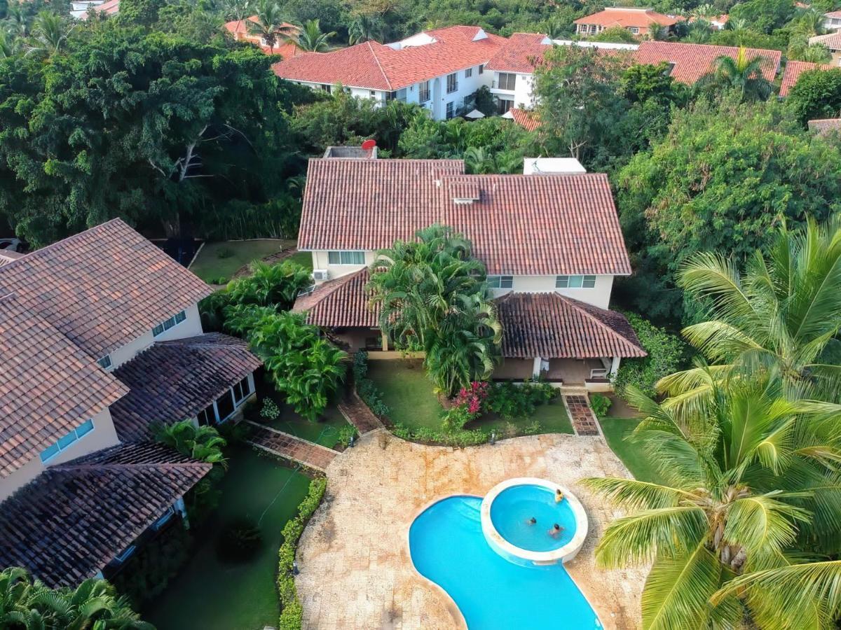 Beautiful Metro Country Club, Villa *